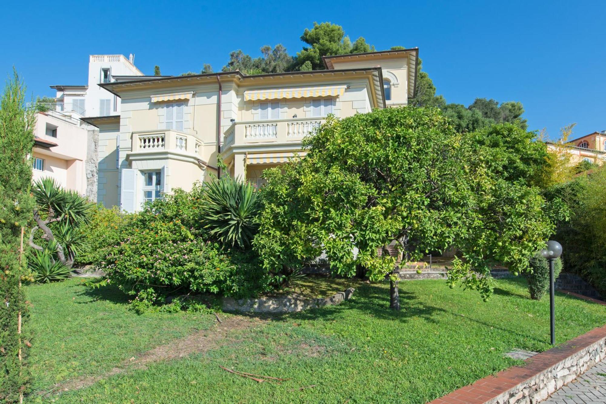 Oliviers -Agreable 2 Pieces Dans Maison Bourgeoise Menton Exteriör bild